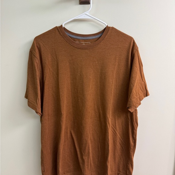 Eddie Bauer Men's Rust Short Sleeve Tee - Picture 1 of 3